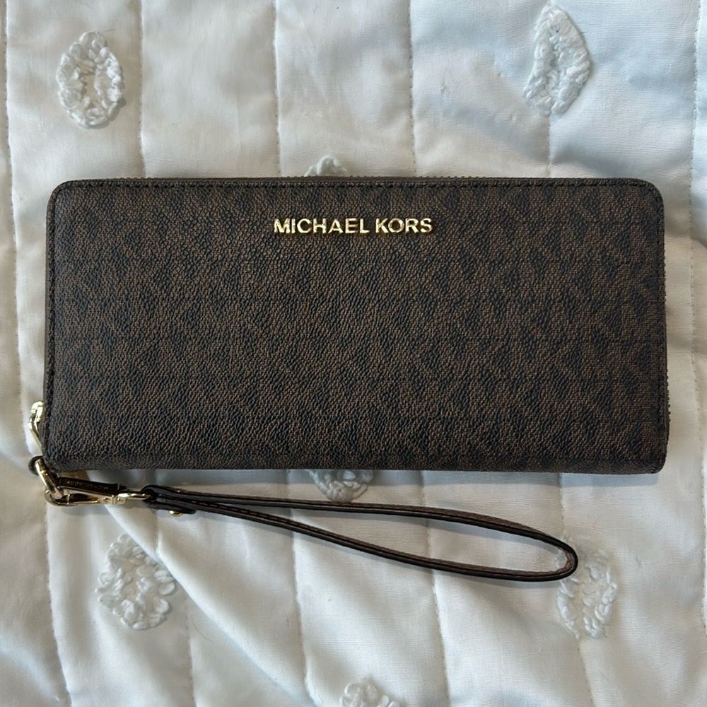 Michael Kors Clutch